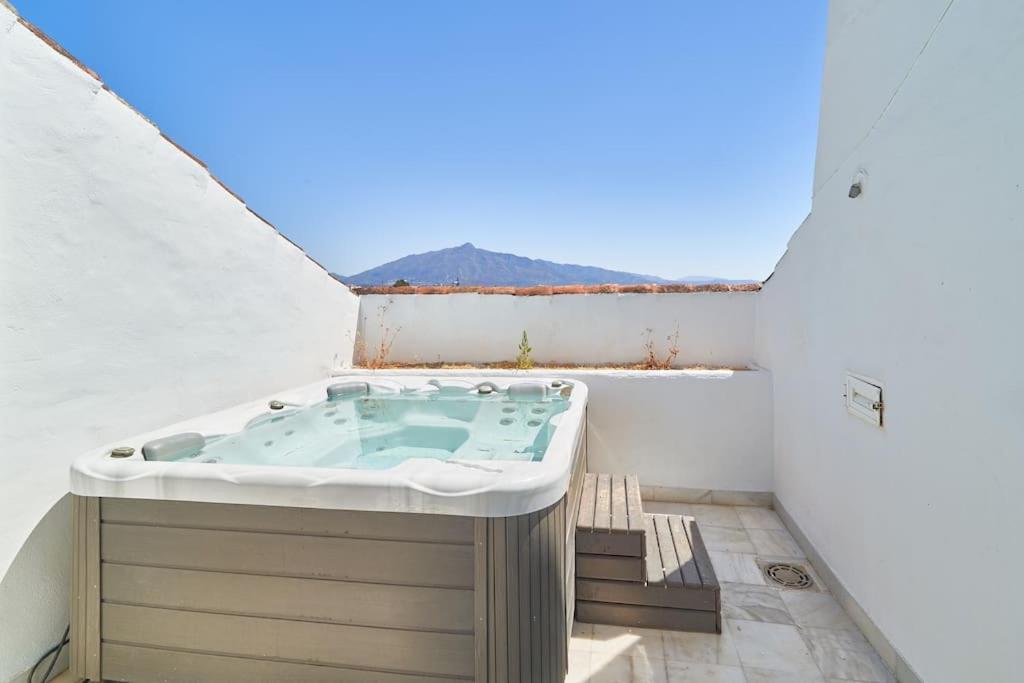Superbe Appartement Avec Jaccuzi マルベーリャ エクステリア 写真