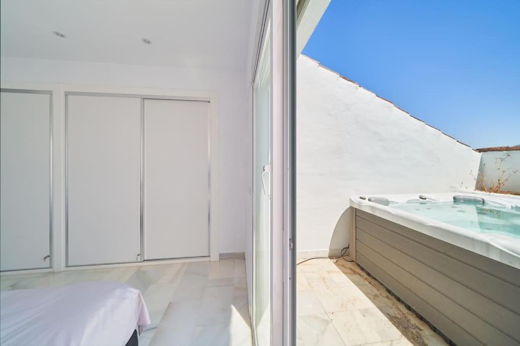 Superbe Appartement Avec Jaccuzi マルベーリャ エクステリア 写真